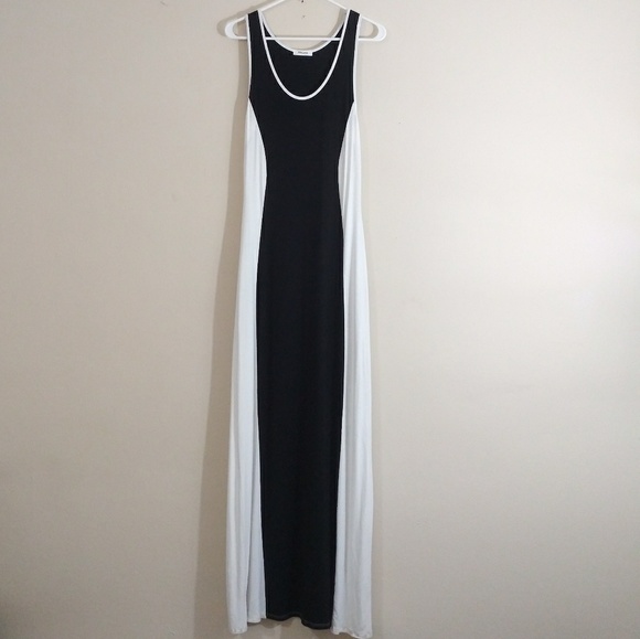 Persaya Dresses & Skirts - Persaya Maxi Dress